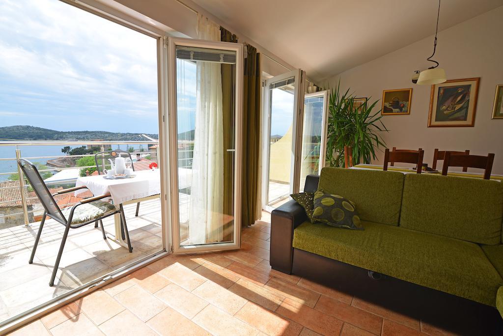 Sibenik Modern Apartment Bilik gambar